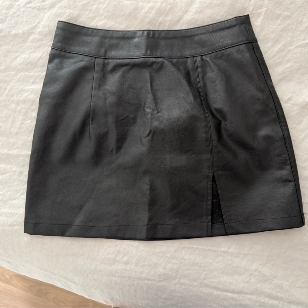 Lioness Elegant Black Faux Leather Skirt